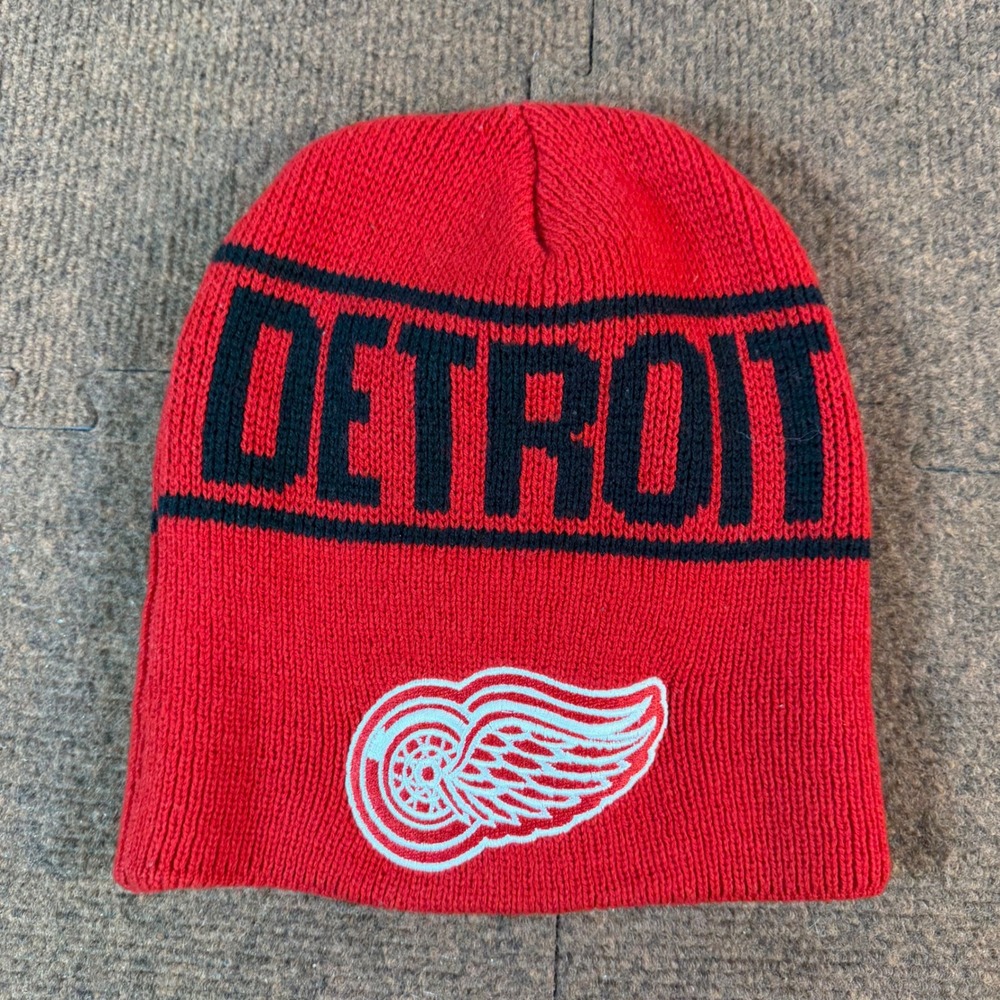 Starter Detroit Red Wings Beanie Hat Mens Red Black Logo Knit Cap NHL RN 67879